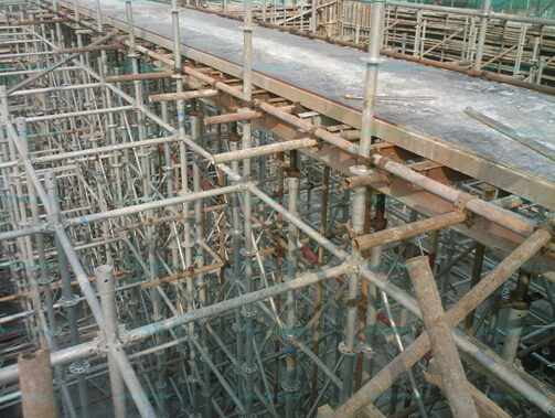 【建筑鋼管腳手架】守得住安quan才是關(guān)鍵的！